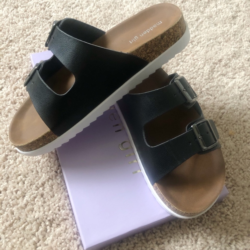 Madden Girl Goldiie Slip-on Platform Sandal NIB